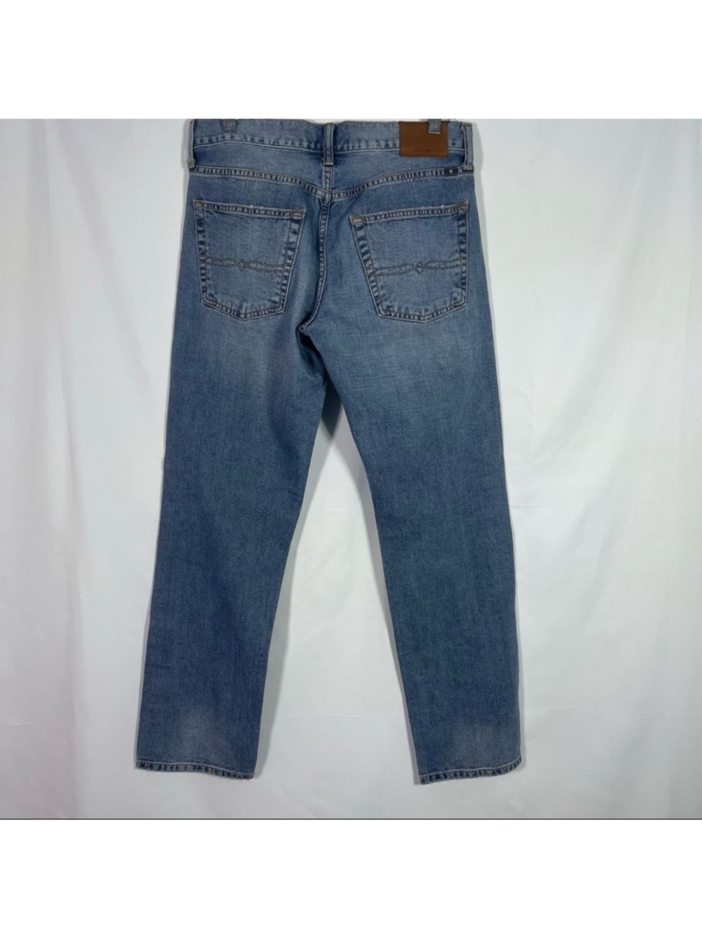 Lucky Brand, 221 Original Straight Jeans, Size 32x32. In excellent condition! - Picture 10 of 10
